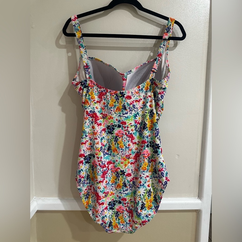2 Floral design full body swimsuit with matching skirt - Picture 2 of 9
